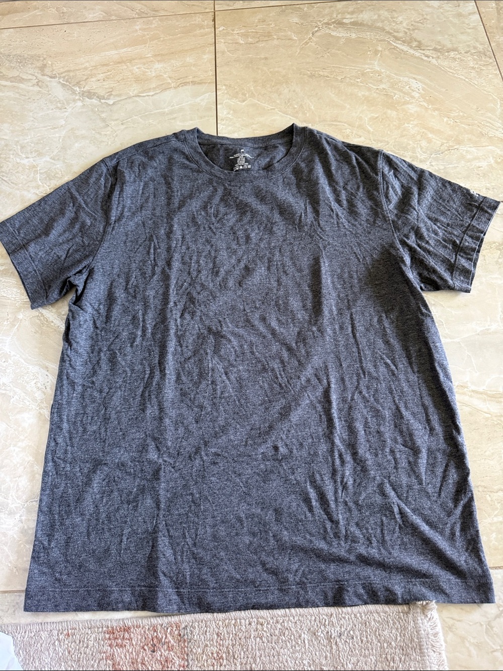 Fabletics Men's Short Sleeve Crew Tee in Charcoal